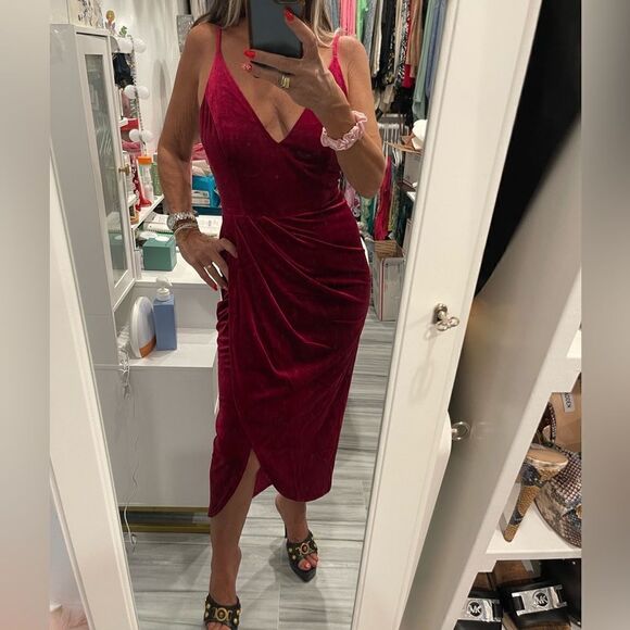 Yumi Kim Felicity Velvet Sleeveless Midi Dress in Wine.Size M - Picture 3 of 16